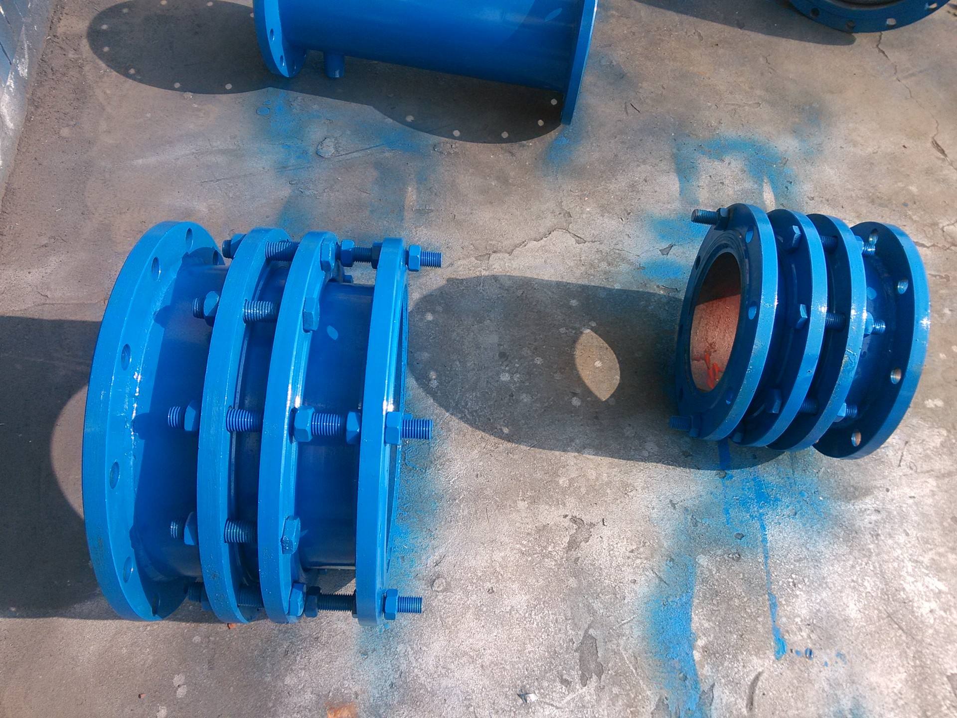 ���չܵ���s��